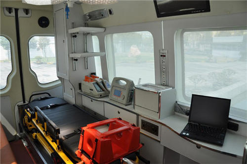 黟县救护车内部